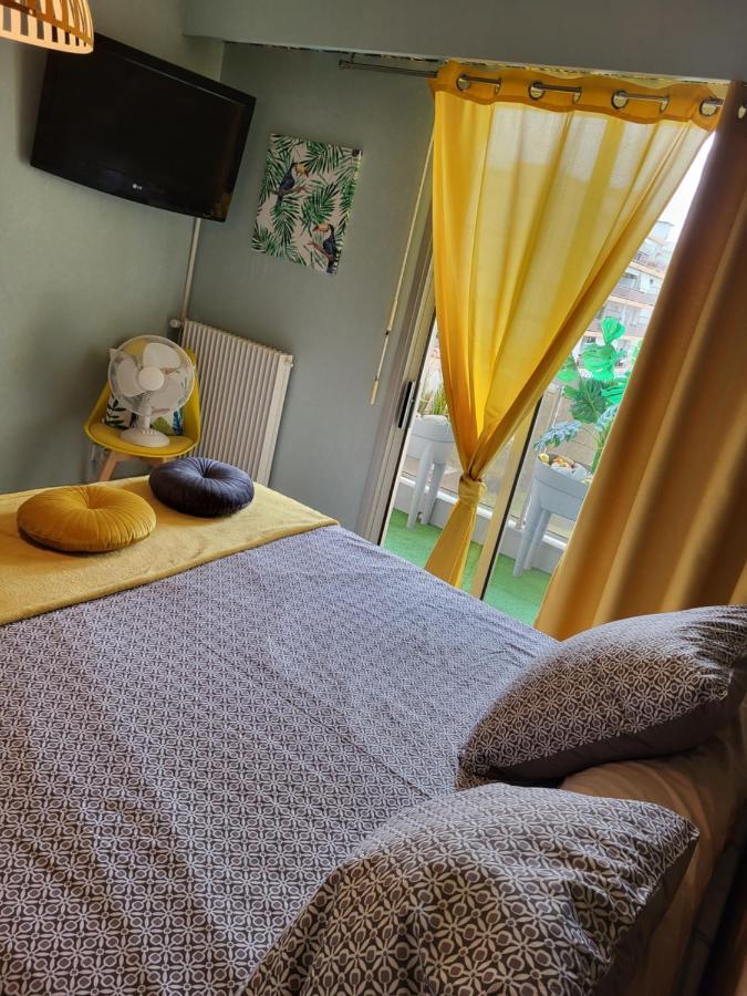 Chaleureux appart 2 pièces entièrement rénové. Apartamento Saint-Laurent-du-Var Exterior foto